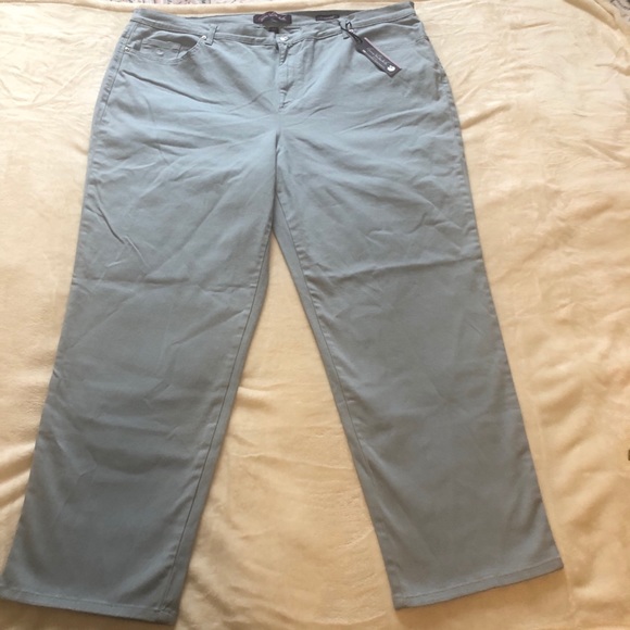 NWT Gloria Vanderbilt slimming Jean classic rise - Picture 2 of 7